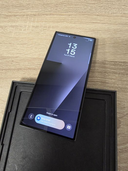 Vand Samsung Z fold 7 1 tb cu 16 gb ram cu pixel ecran