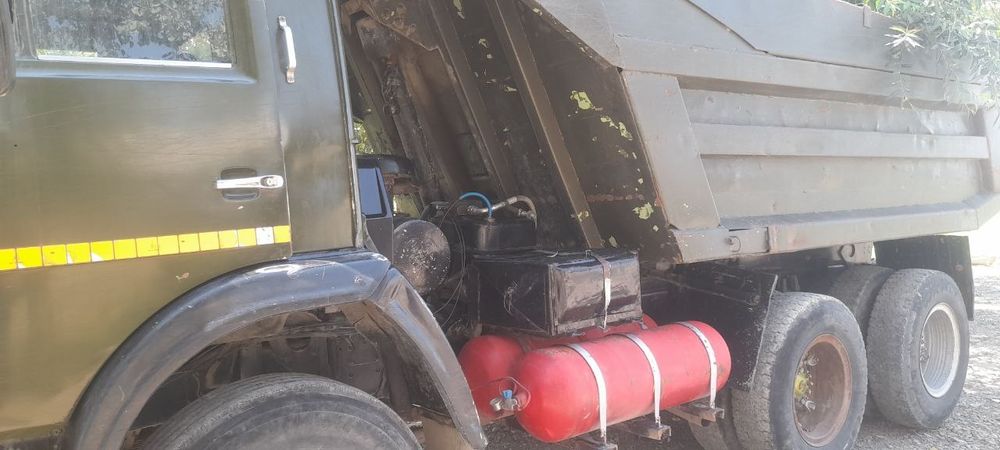 КамАЗ самасвал заватиской 5511