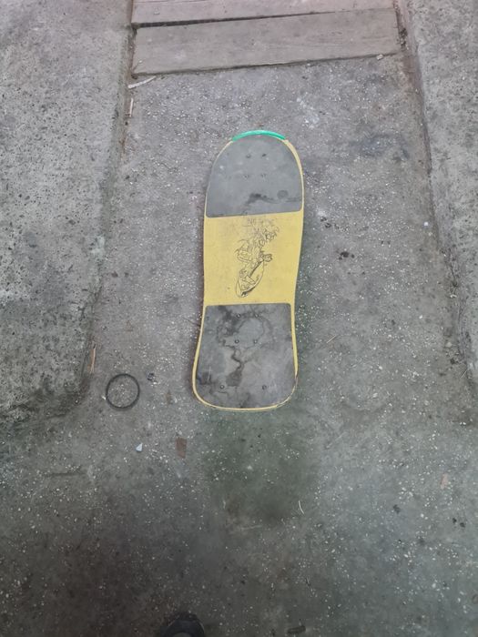 Vând  skateboard  cu 4 roti