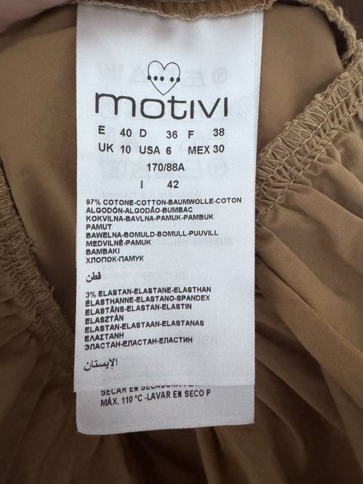 Motivi, Къса рокля с бухнал ръкав