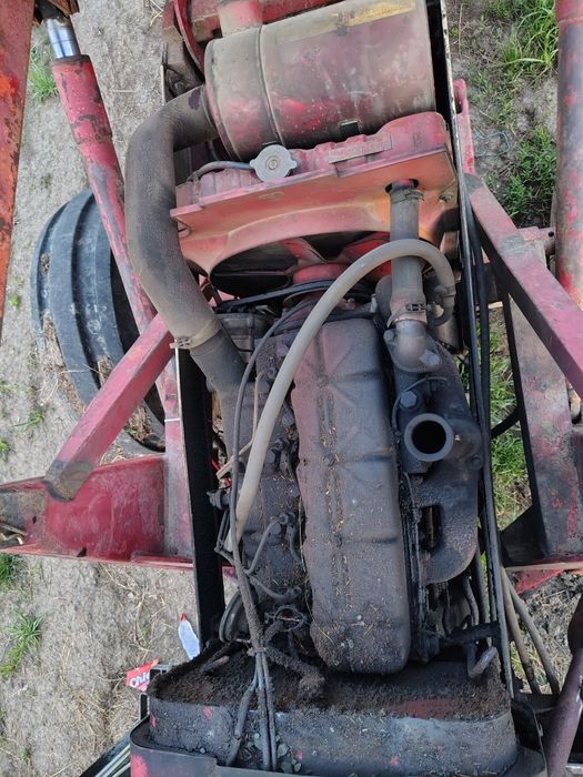 Vând tractor international 844-s