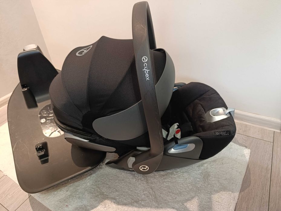 Cybex Cloud Z столче за кола плюс адаптери за количка
