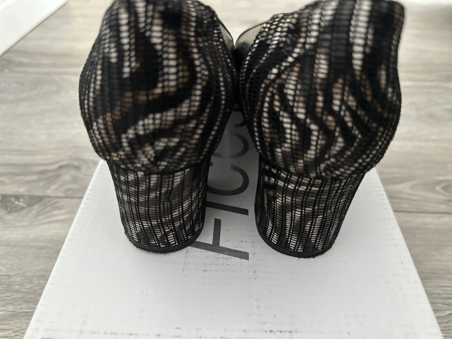 Pantofi marimea 39