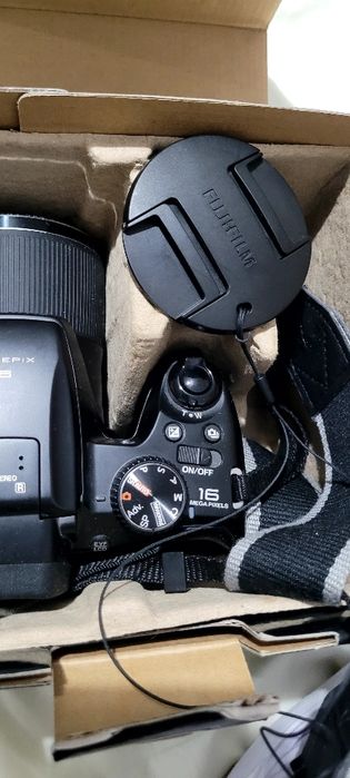 Aparat foto Fujifilm finepix S8200