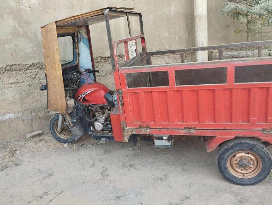 Lochin moto 300 2tonnalik