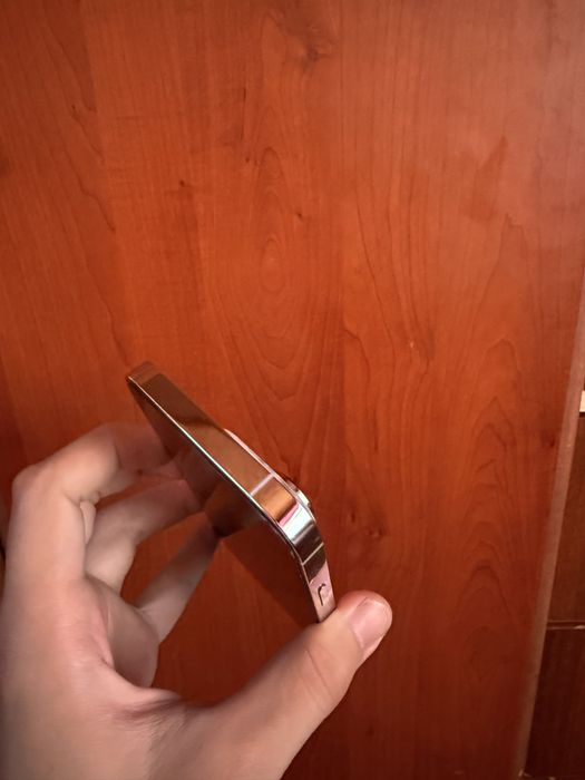 Iphone 13 pro gold