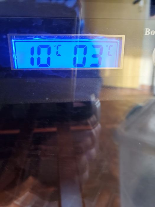 Охладител за вино,винарка Hoover