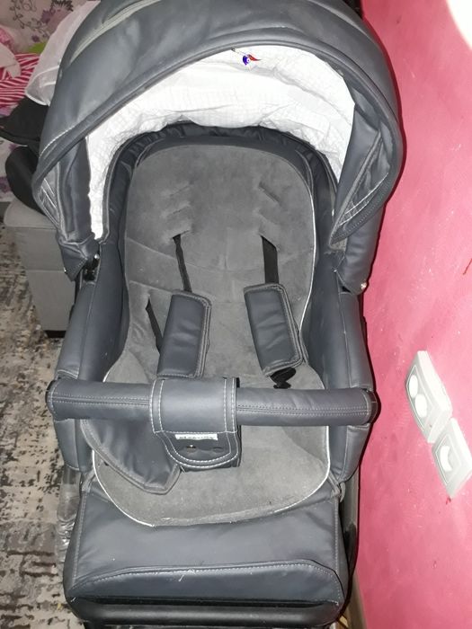 Коляска бустер дождевик на комарникрник и многое в комплекте  Новый  П