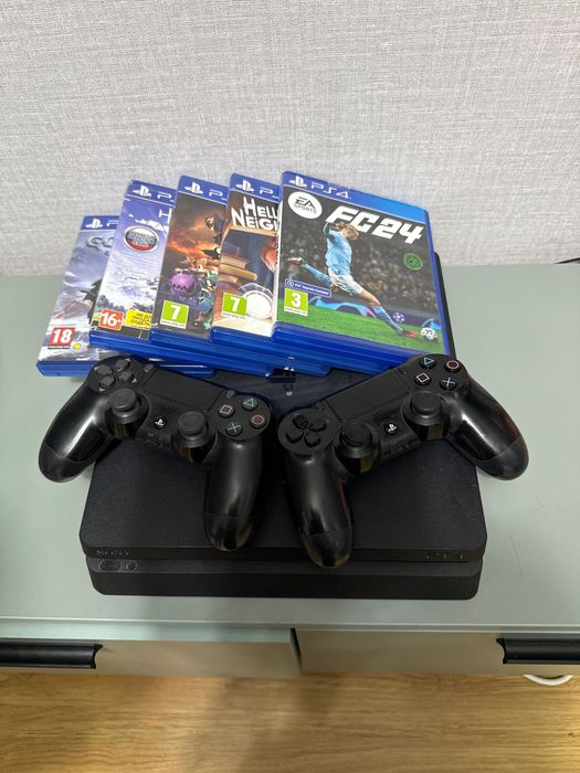 PlayStation 4 с 5 дисками