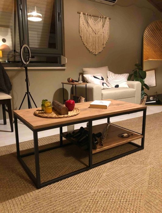 Холна маса от метал и дърво