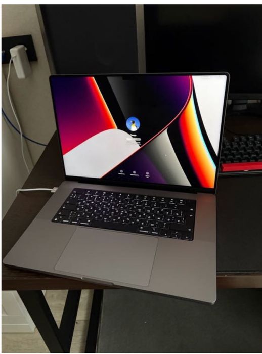 Ноутбук Apple MacBook Pro 16 / 32 Гб