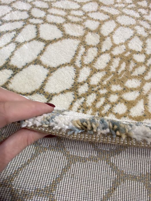 Продам ковер 100х150