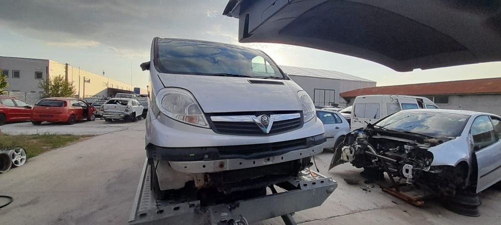 Usa stanga laterala opel vivaro