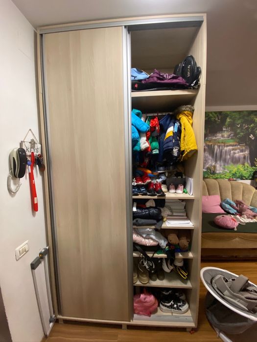 Vand dulap cu usi culisante