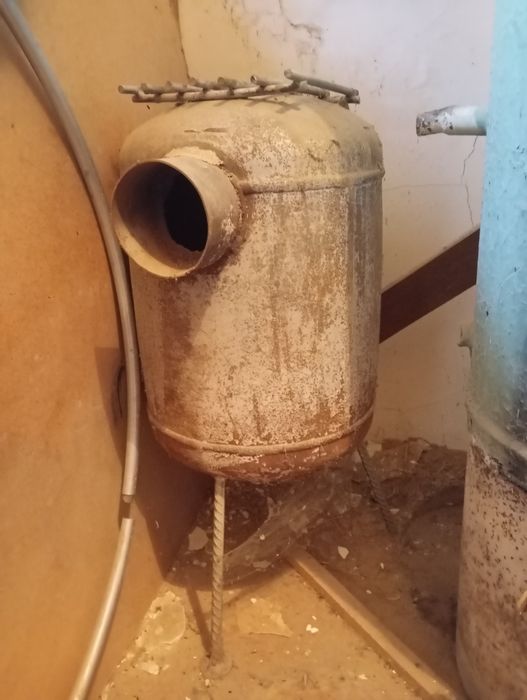 Печка темирдан газ ва утинда ишлайди