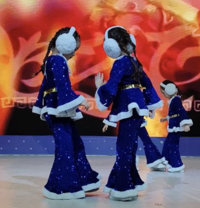 Продам костюм санты для девочки