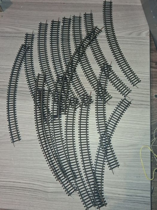 Lot linii TT  trenulet electric