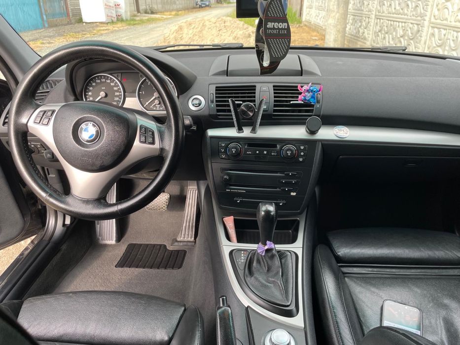 BMW-Seria 1 E87 Cel cu distributia in fata