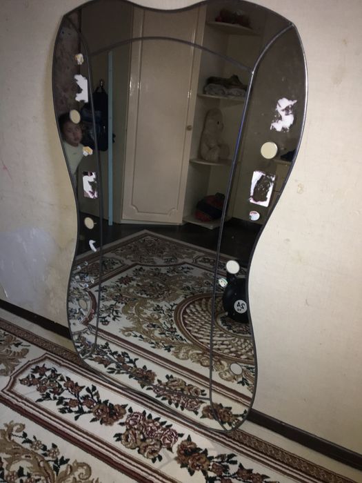 Продам зеркало 130х80