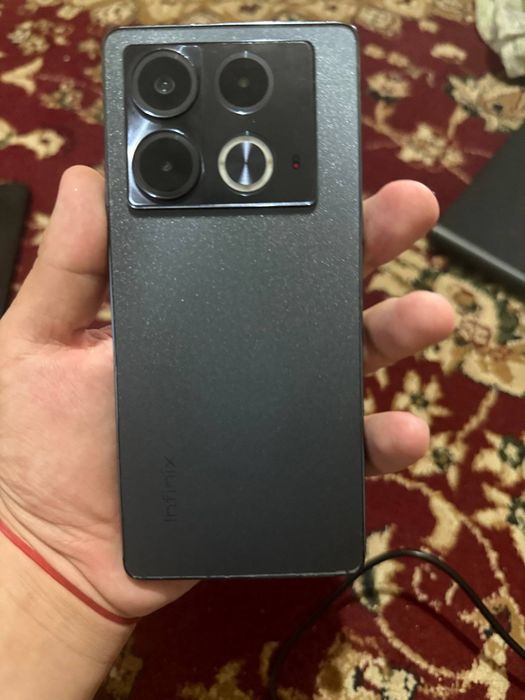 Infinix Note 40 256 gb pamyat 8+8 ram