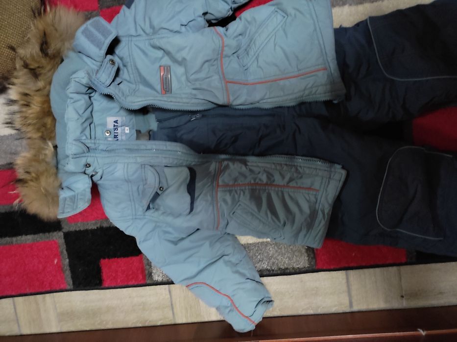 Продам комбинезоны детские