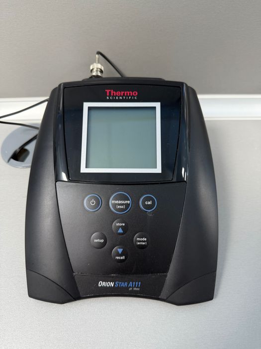 Лабораторен Настолен PH метър модел Орион Стар