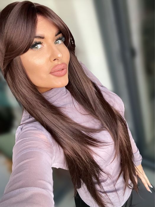 Peruca lunga saten roscat  ciocolatiu