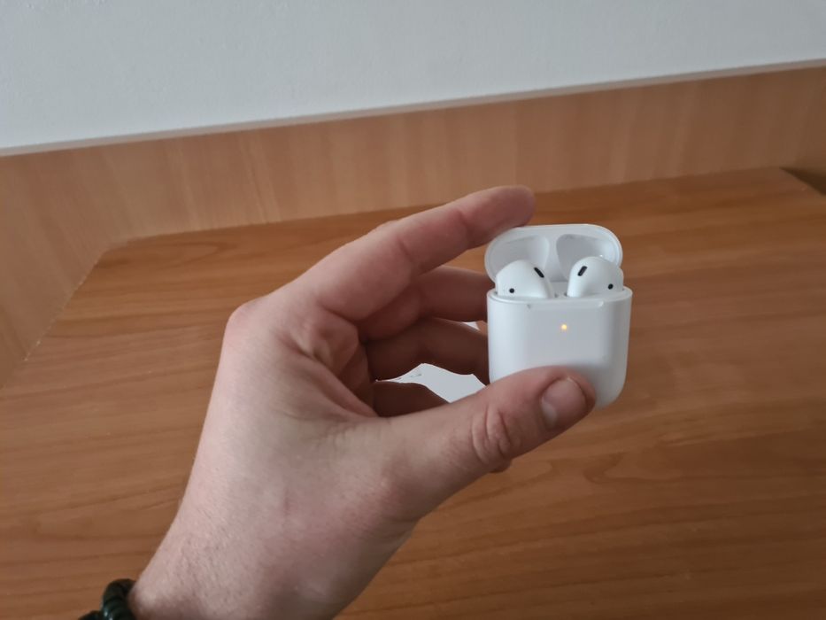 AirPods 2nd generation, Wireless Charging