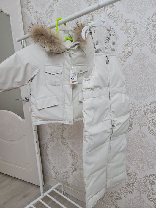 Детские куртки и комбинезоны