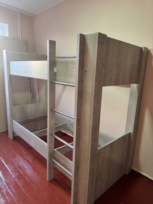Продам 2-х этажный кровать в хорошем сосотояние .