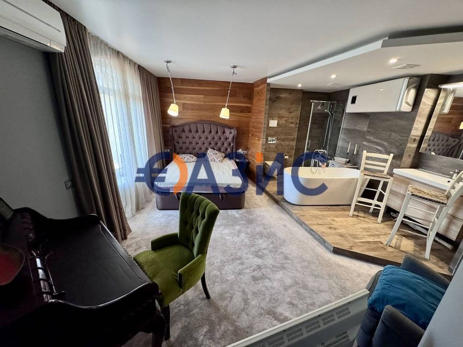 Продава се Четиристаен апартамент в Свети Влас - 150 кв.м за 1054 €/кв.м - Снимка #8