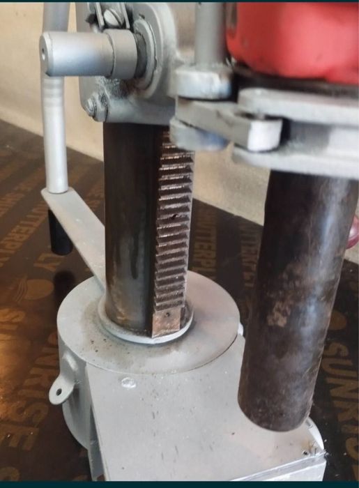 Магнитен бор апарат перфектно състояние 16 мн глава1