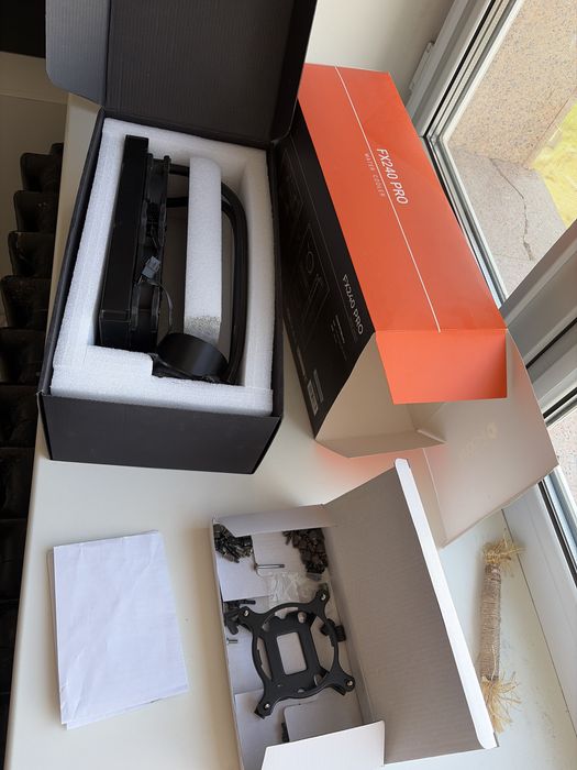 Продам водянку ID-Cooling FX240 Pro Black