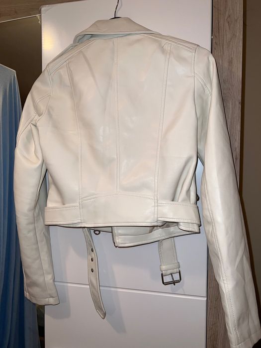 бяло яке от изкуствена кожа