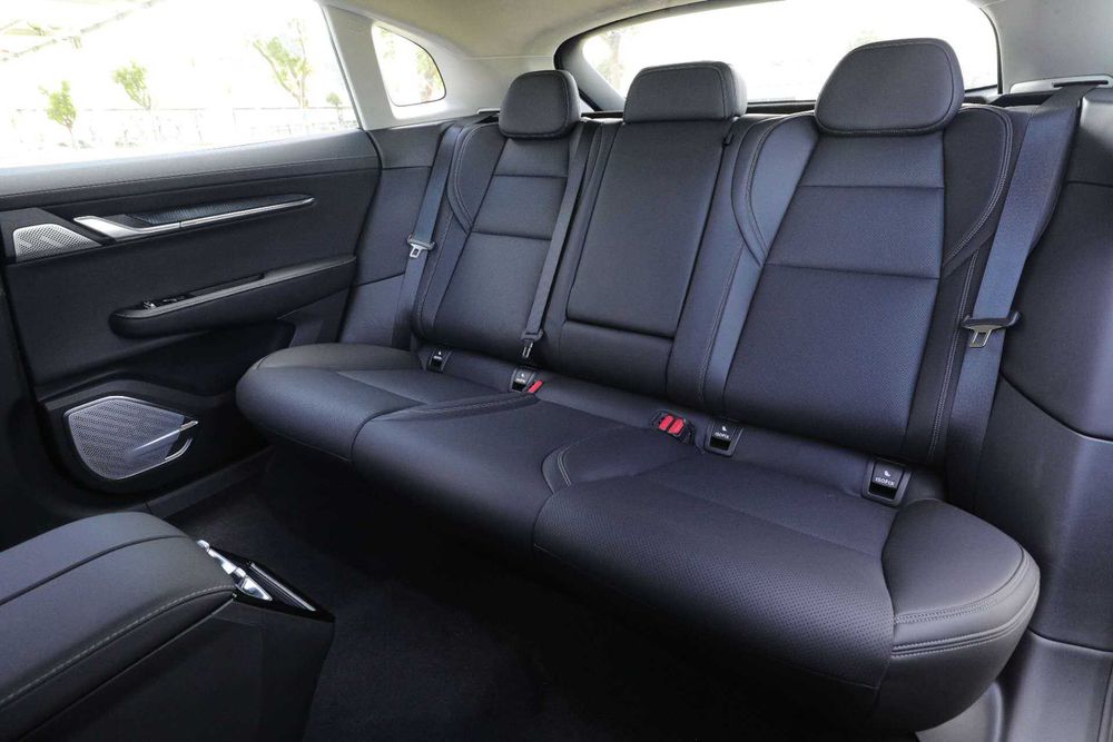 Электроавтомобиль ZEEKR 001