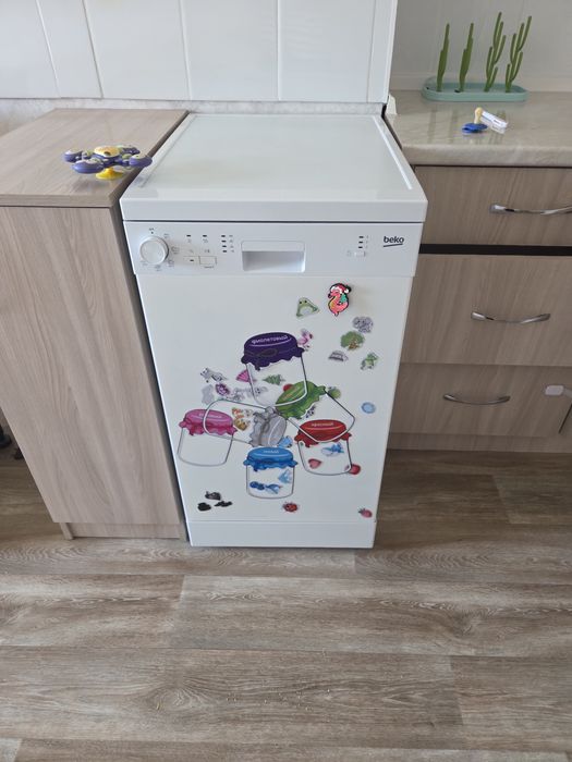 Продам посудомоечную машину
