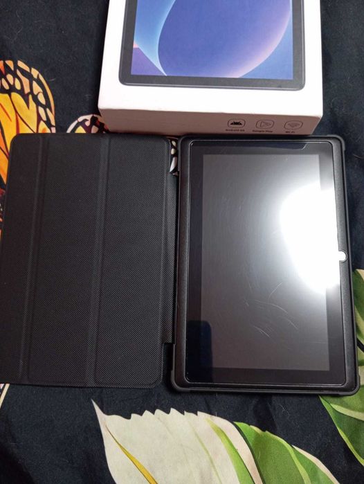 Продам планшет почти новый