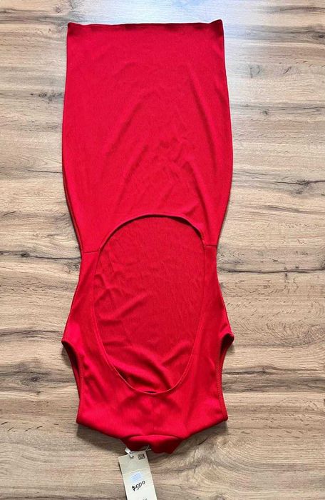 Продаю красное платье