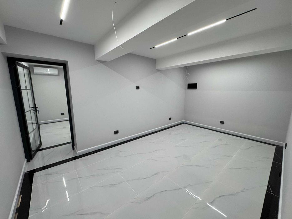 Продается коммерческое помещение под офис. Ул. Нукусская, Гламур