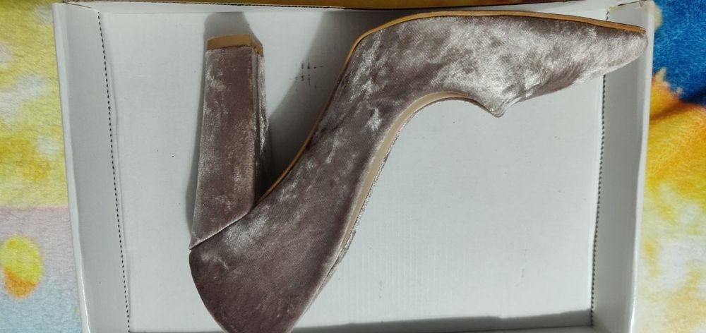 Pantofi de dama cu toc gros