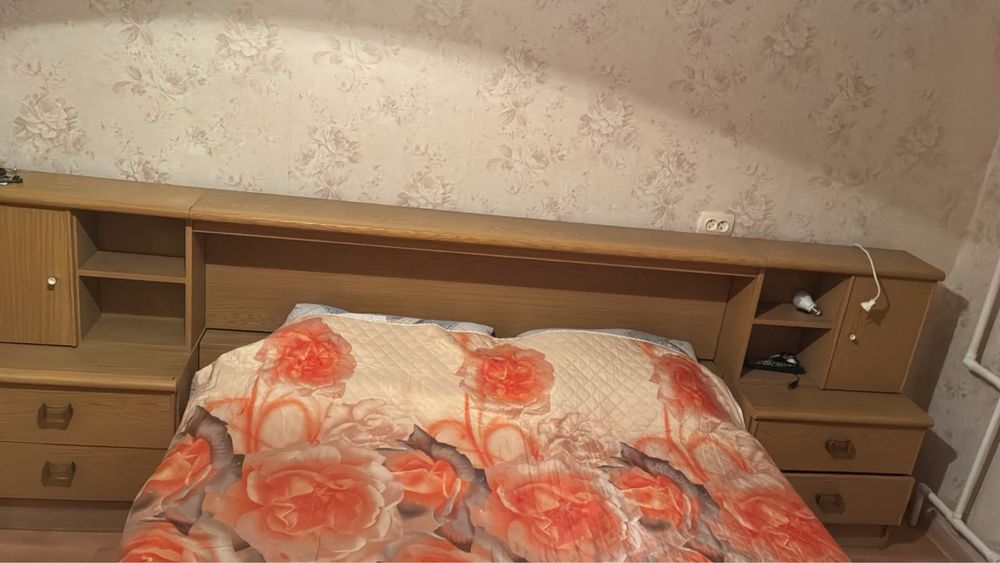 Двухспальная кровать