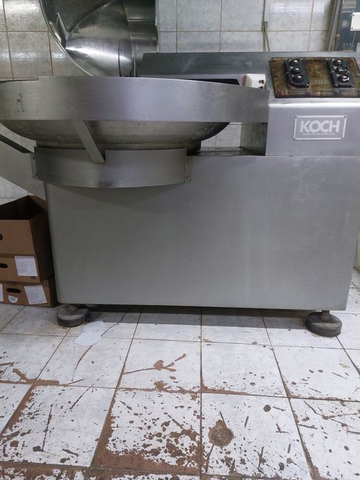 Продам кобасное оборудование.