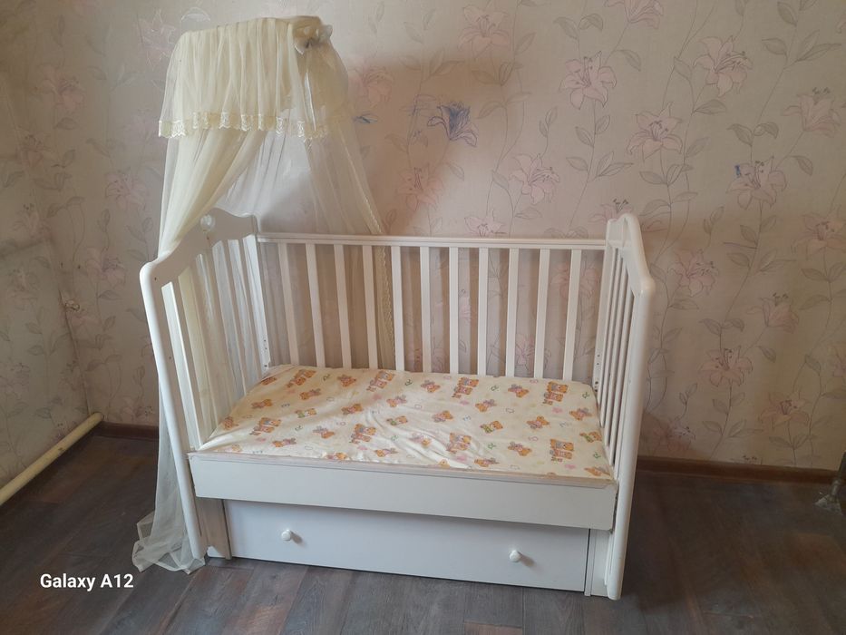 Детская кровать с матрасом