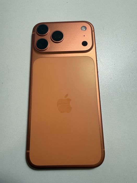 Telefon Apple iPhone 17 Pro Cosmic Orange 256Gb ca nou!