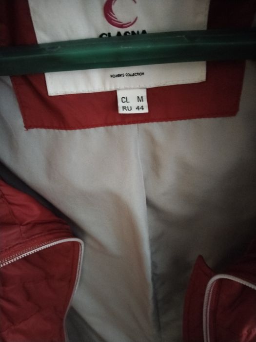 Продаю куртку весна