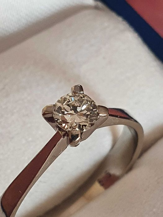 Poarta un diamant solitaire logodna aur 18k diamant natural 0,3ct VVS