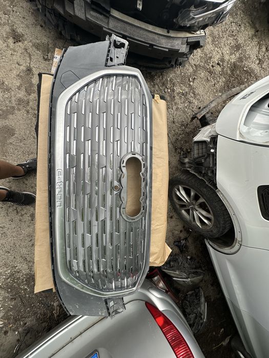Audi Q4 предна решетка