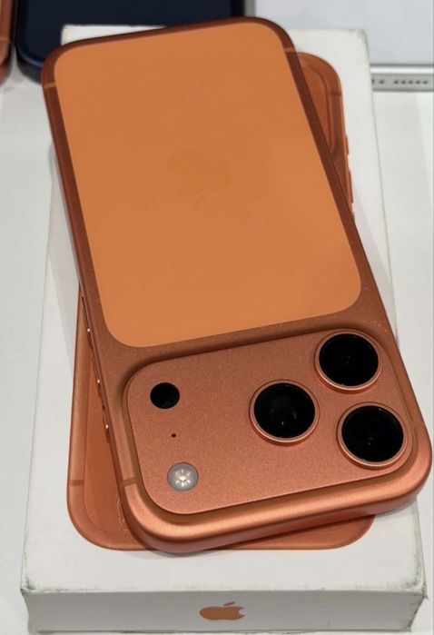 Iphone17pro 256gb 99%battery, няма забележки външни.