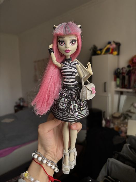 Продам кукол Monster High