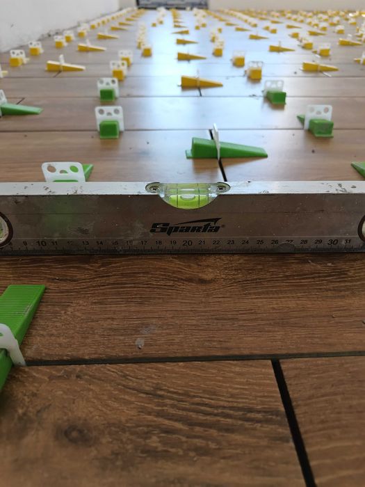 Ремонти, лепене на плочки, мазилка замазка шпакловка гипскартон